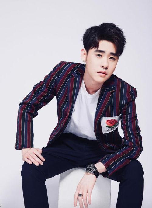 娱乐圈吃瓜爆料张云雷,娱乐圈风云再起,吃瓜爆料揭秘幕后真相