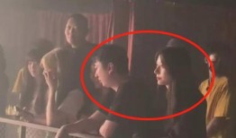 伦敦吃瓜网红是谁呀图片,揭秘伦敦网红“吃瓜达人”之谜