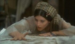 三个不道德的女人在线观看,三个不道德女子的道德沦丧直播秀