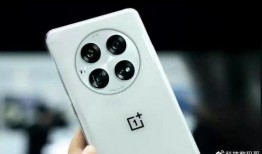 一加13官方最新爆料外观,极致设计，引领科技潮流新篇章”