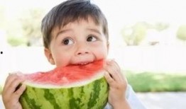 娱乐吃瓜颜色小花,吃瓜色彩斑斓的璀璨星途